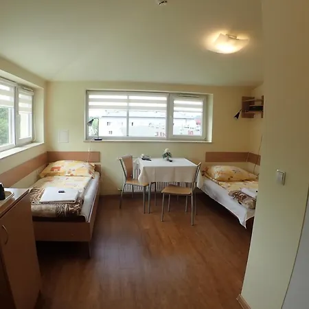 Nawojka Studenckie 2*