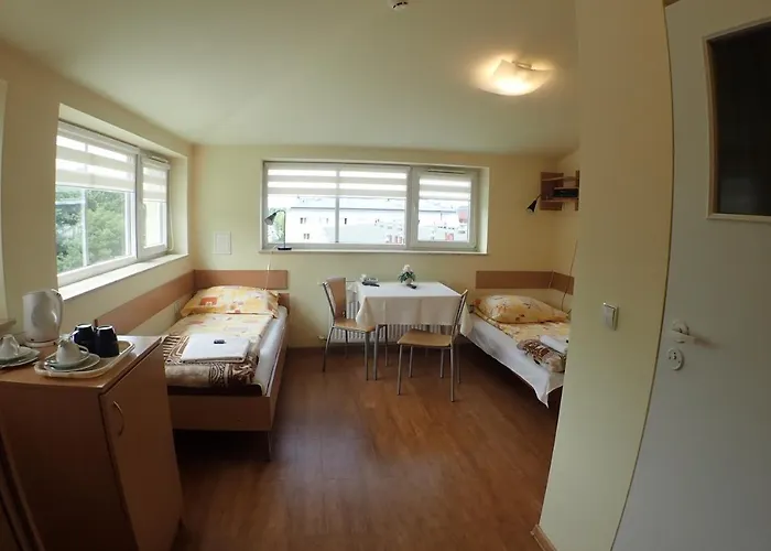 Nawojka Studenckie 2*