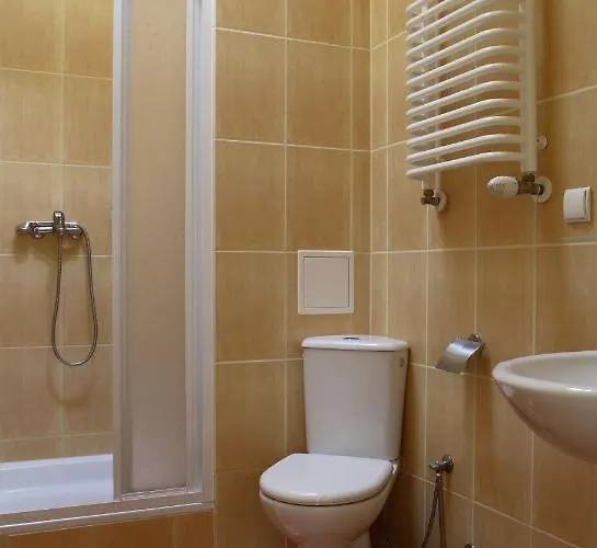 Hotel Nawojka Studenckie 2*