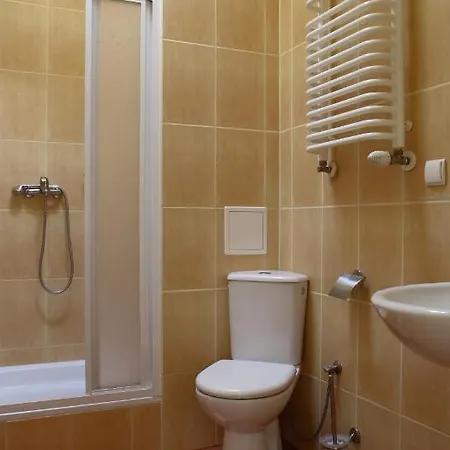 Hotel Nawojka Studenckie 2*
