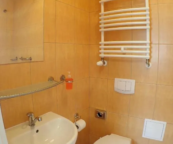 Nawojka Studenckie 2*