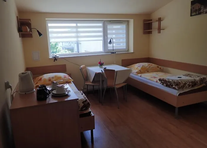 Nawojka Studenckie 2*